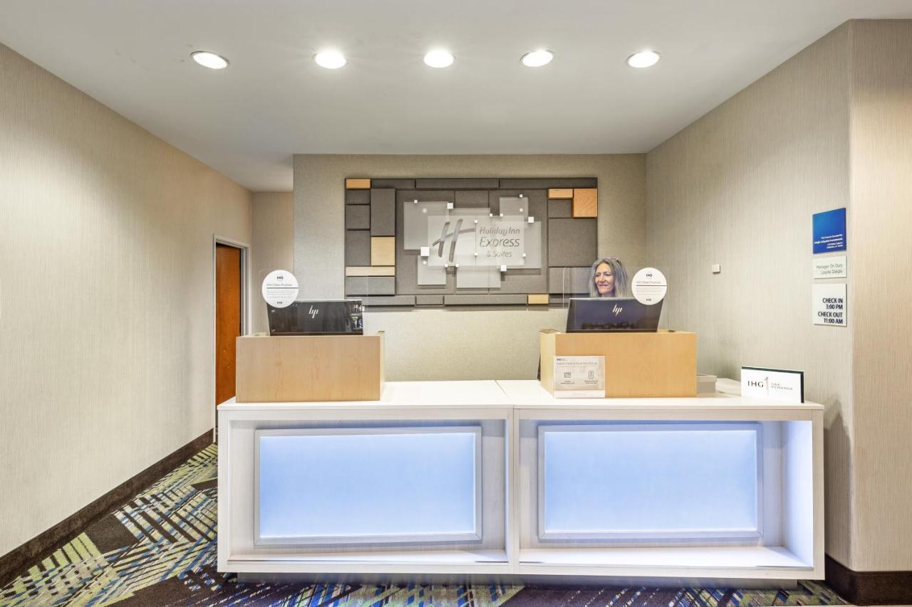 Holiday Inn Express & Suites Lafayette South By Ihg Exterior photo